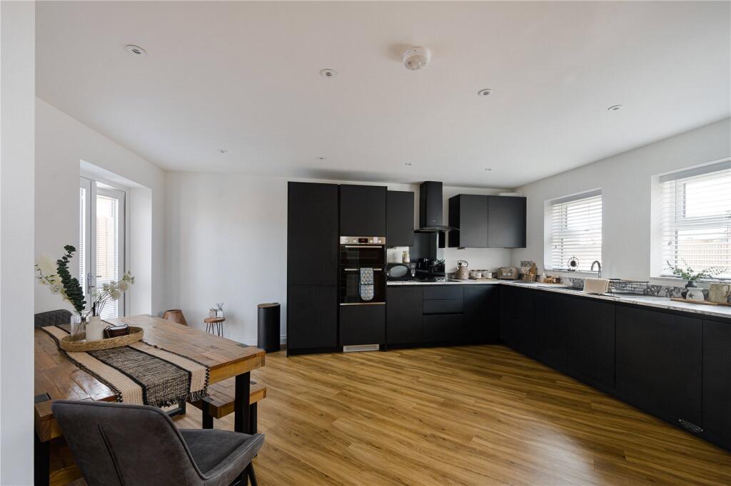 House in Lincoln - View 4
