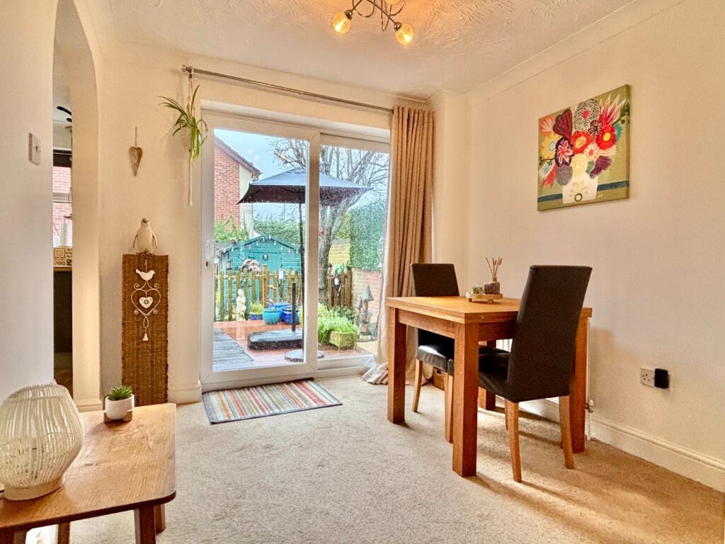 St. Johns Close, Evesham, Worcestershire, WR11 photo 4