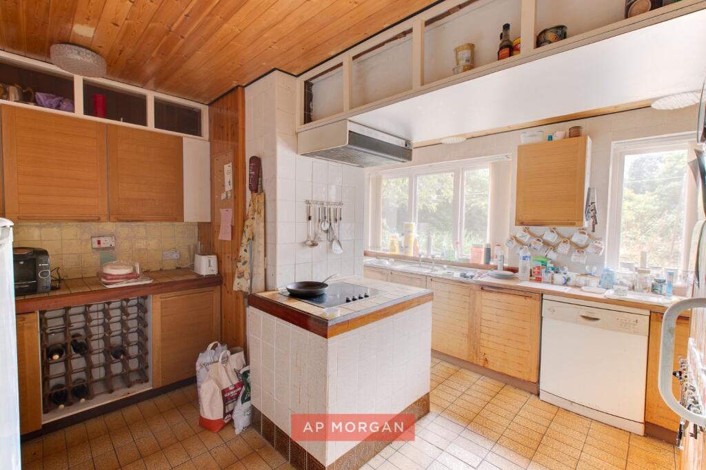 House in Bromsgrove, Bournheath - More