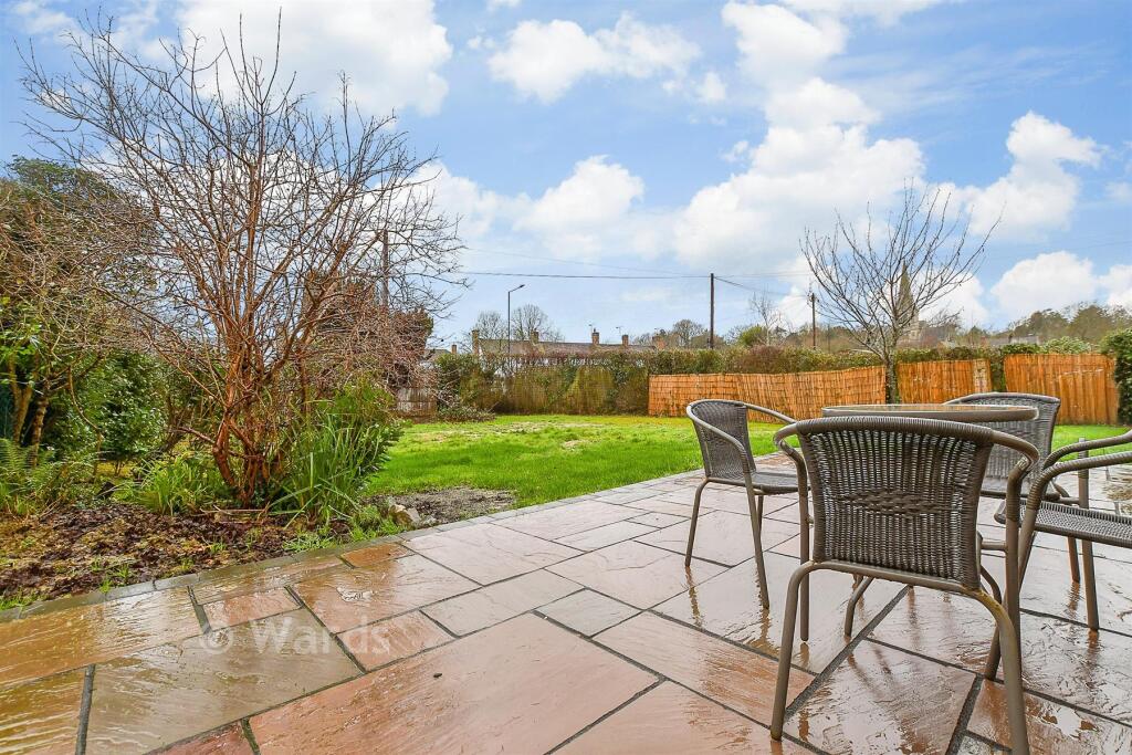 3-bed bungalow on Heather Drive, St. Michaels, Tenterden, Kent, £475,000