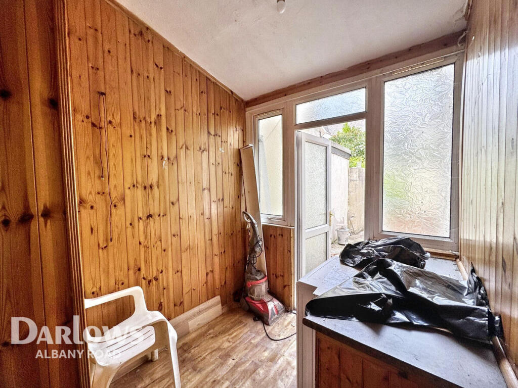 House in Cardiff, Adamsdown - More