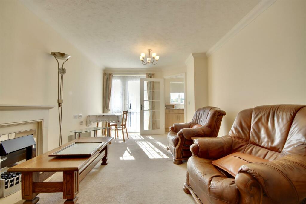 Alverstone Road, Southsea - View 3