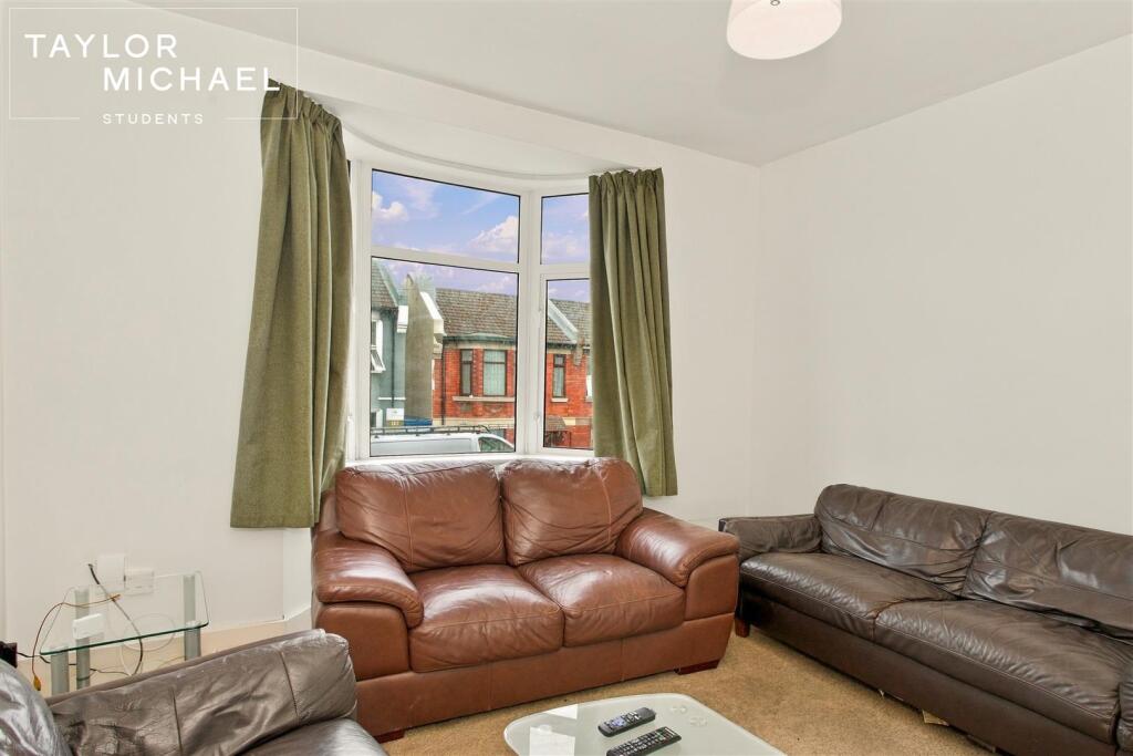 6 bedroom terraced house for rent