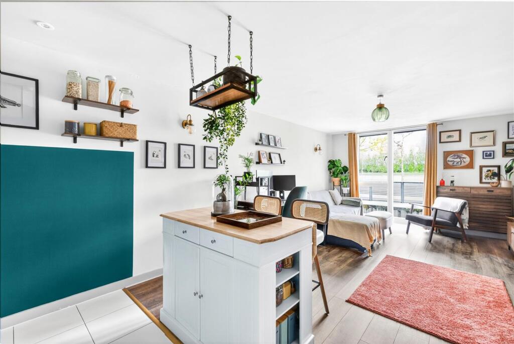 Apartment in London - View 5