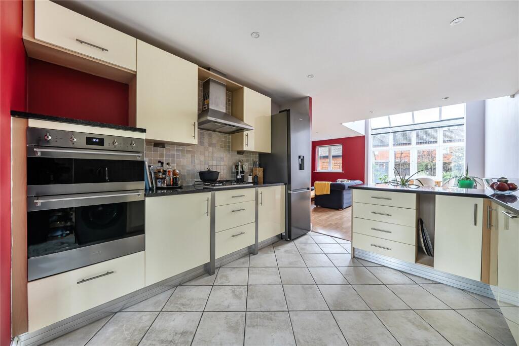 House in Guildford, Surrey - View 4