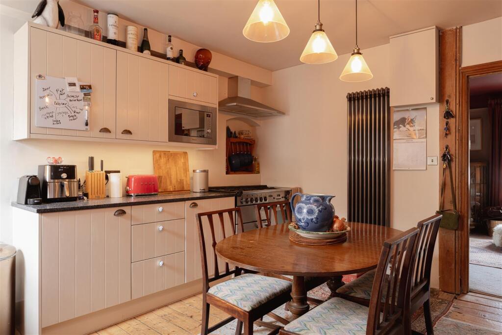 Apartment in Redhill - View 5