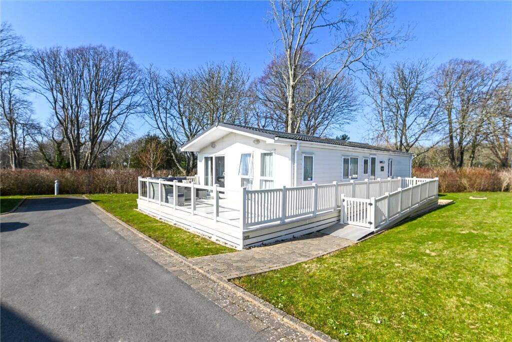 3-bed caravan on Chewton Meadow, Hoburne Naish Holiday Park, Barton On Sea, Hampshire, BH25, £70,000