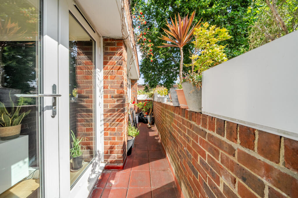 Apartment in London - View 3