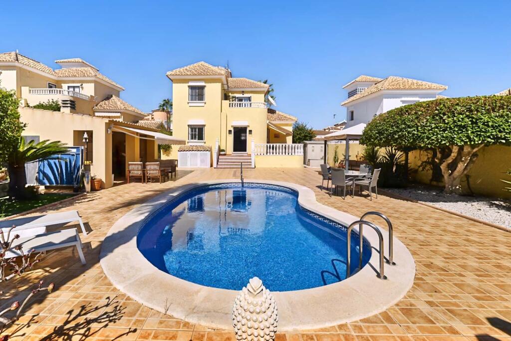 Main image of property: Valencia, Alicante, Pinar De Campoverde