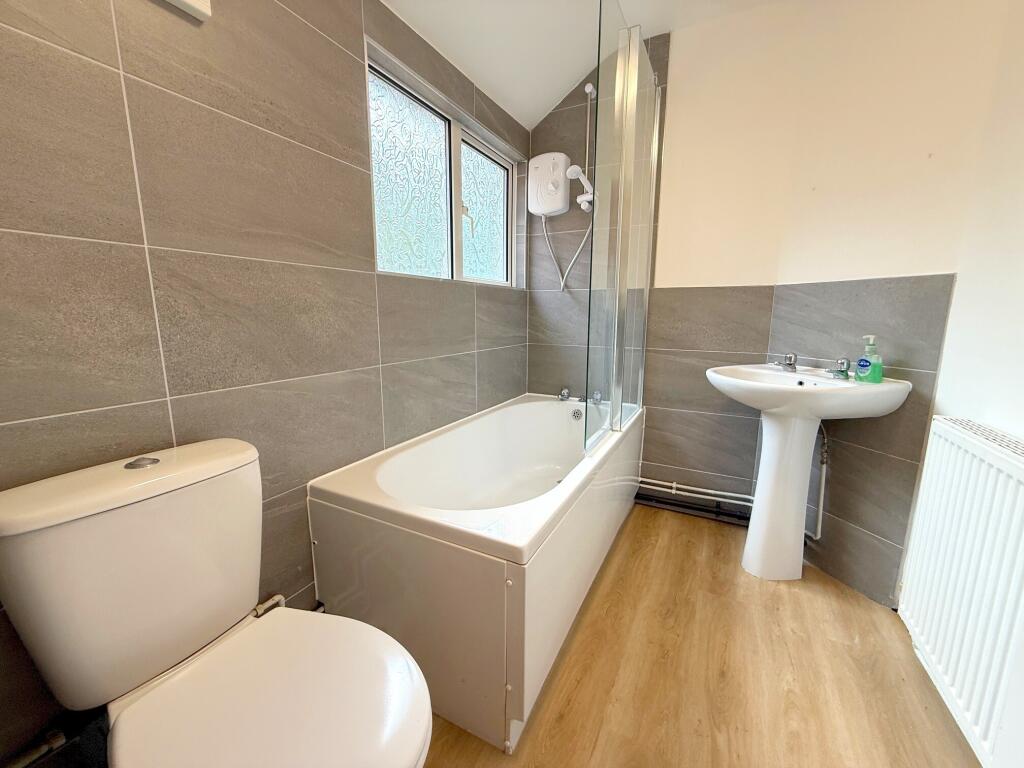 House in Leicester, Aylestone Park - More
