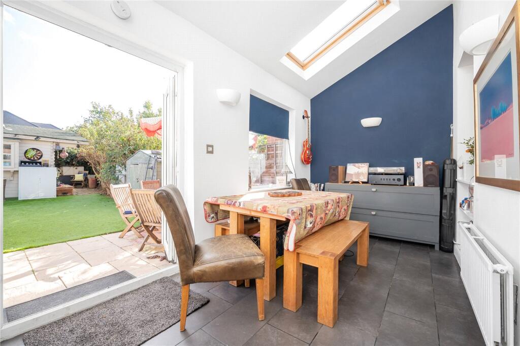 House in Twickenham - View 5