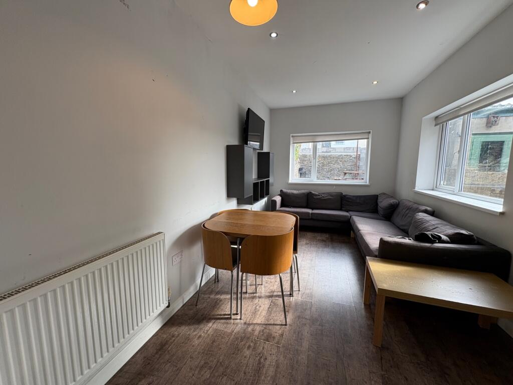 House in Cardiff - View 3