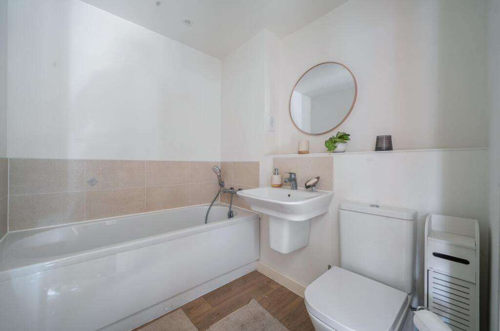 Apartment in Binfield, Blue Mountain, Temple Park - View 5