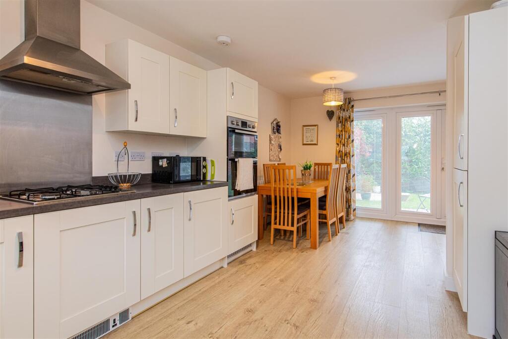 Buckby Drive, Burton Latimer photo 4