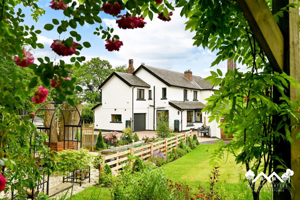 House in Hyndburn, Little Moor End - View 5