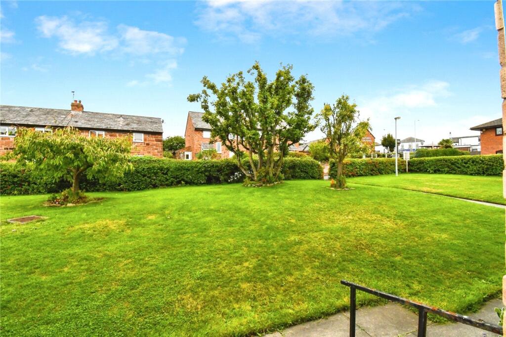 Redcroft, Well Lane, Greasby photo 4