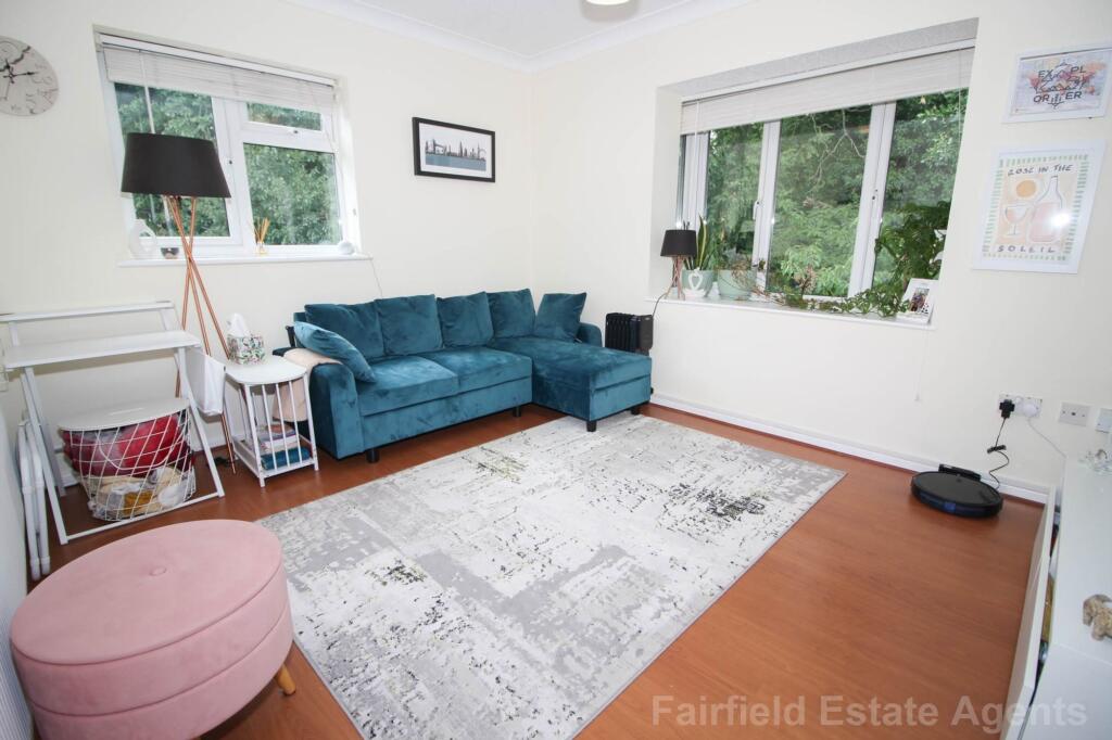 Apartment in Watford - More