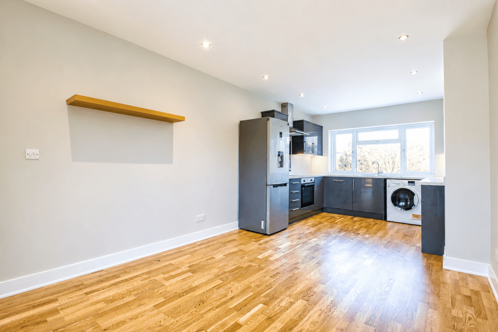 Apartment in London, Sudbury - View 4
