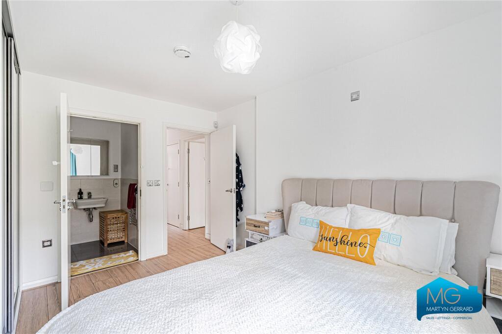Apartment in London - More