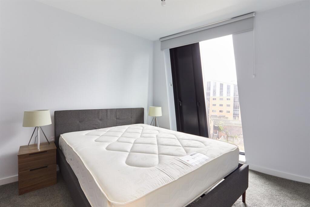 Apartment in Manchester, First Street, City Centre - More