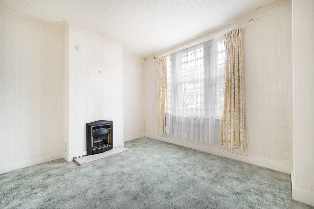 Clarendon Road, London photo 2