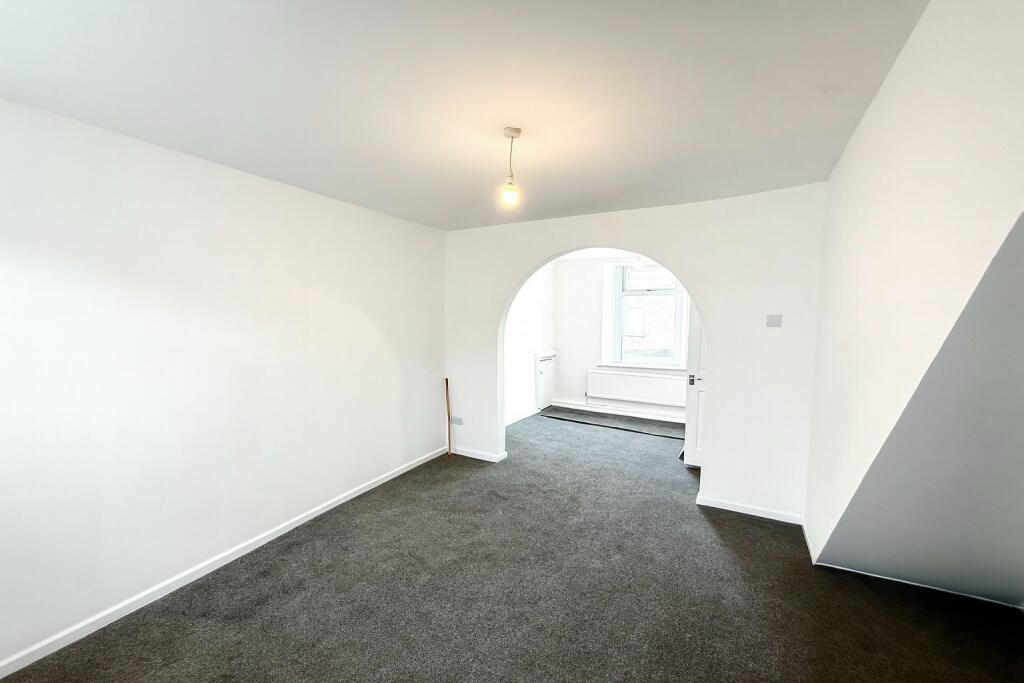 Regent Street East, Neath, SA11 2RU photo 5