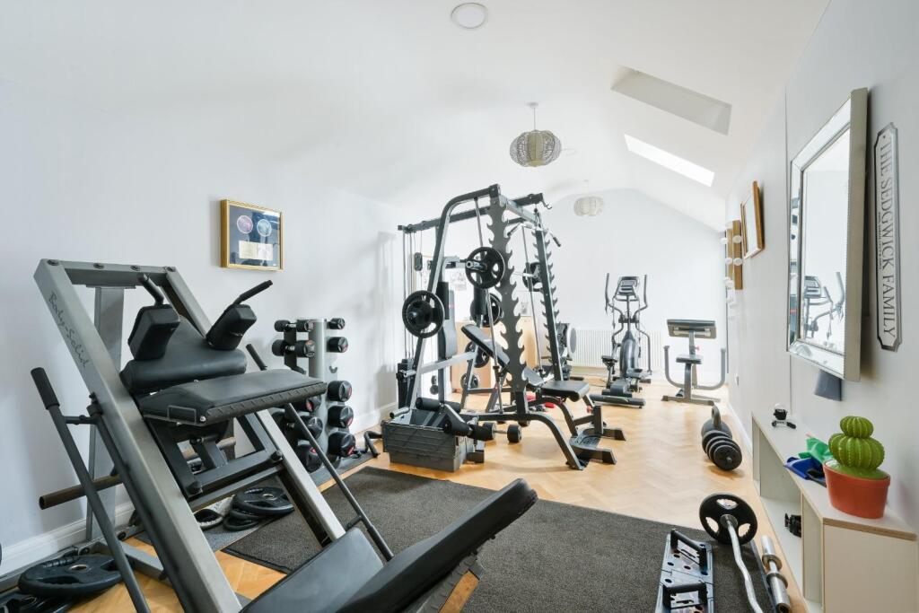 Woodcote Hurst, Epsom - View 6