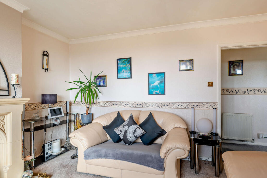 Whitecrest, Great Barr, Birmingham, Sandwell photo 5