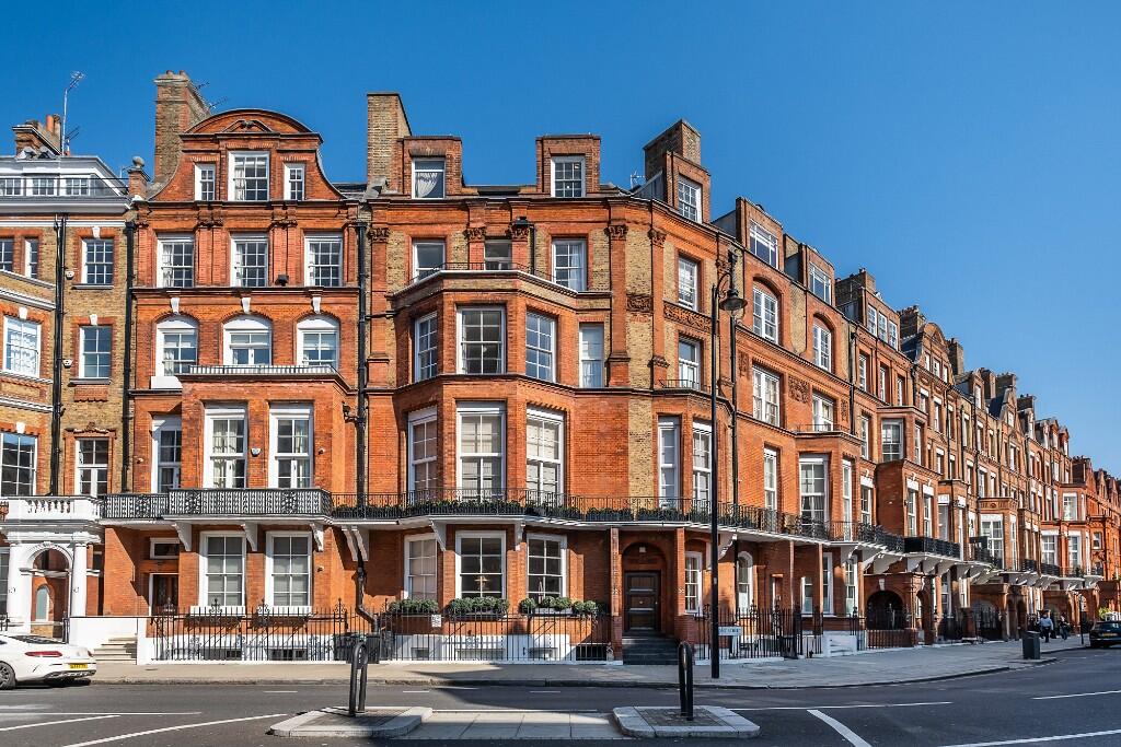 Main image of property: Pont Street, London, SW1X