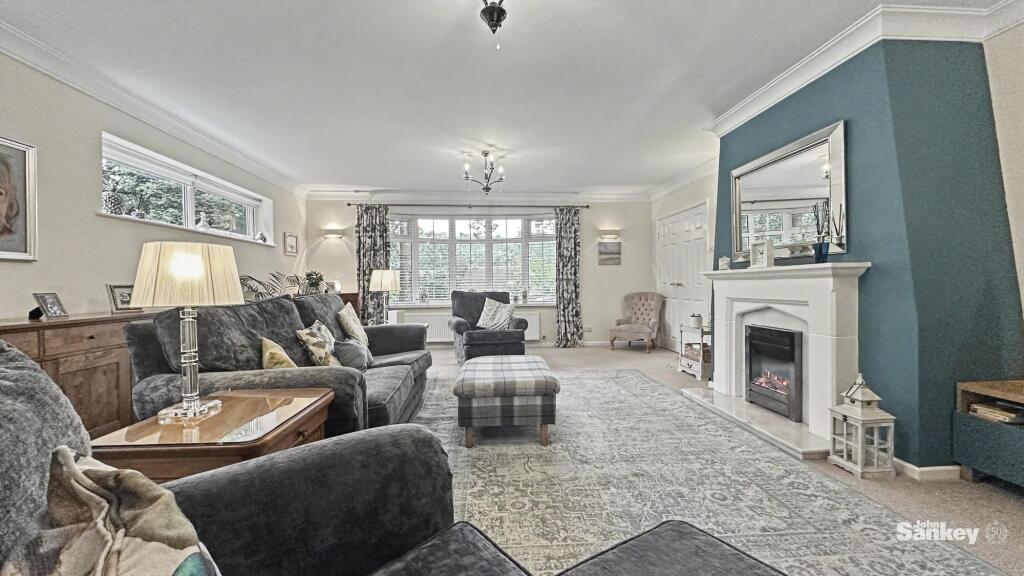 House in Mansfield, Nottinghamshire - View 2