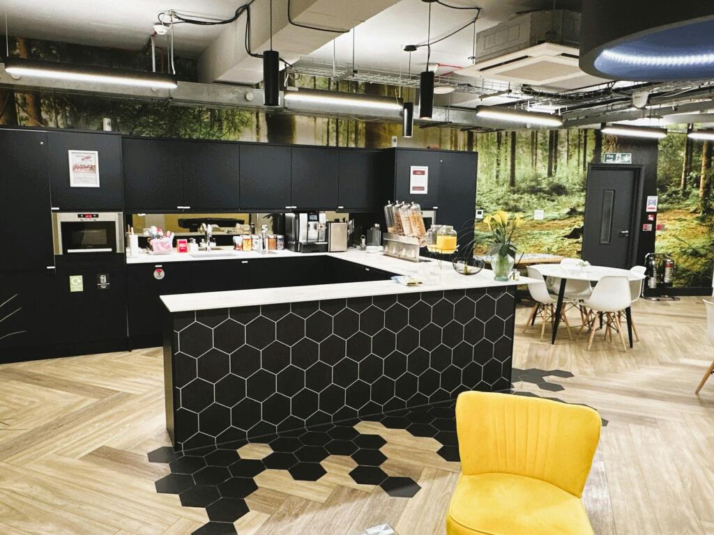 60 Petty France, London SW1H 9EU - main kitchen .jpg