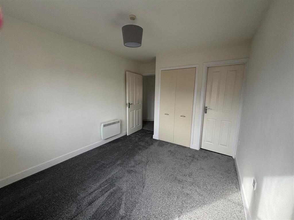 Apartment in Chippenham, Wiltshire - View 4