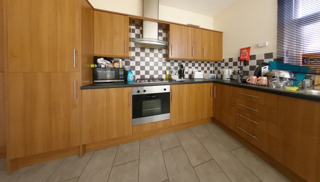Main image of property: 39 Mayville Avenue, Leeds, West Yorkshire, LS6