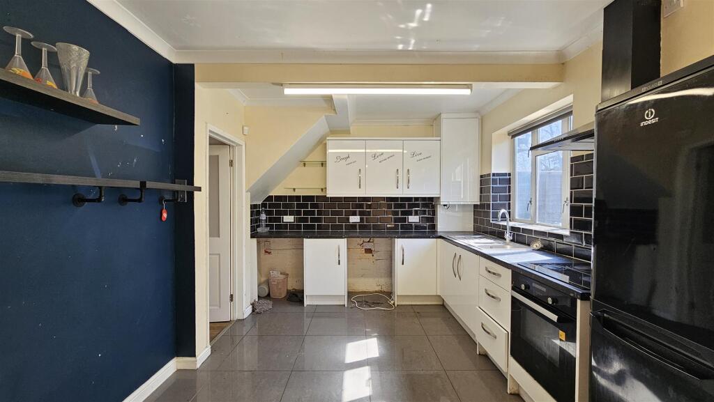 House in Orpington, Scadbury, St Paul's Cray - View 3