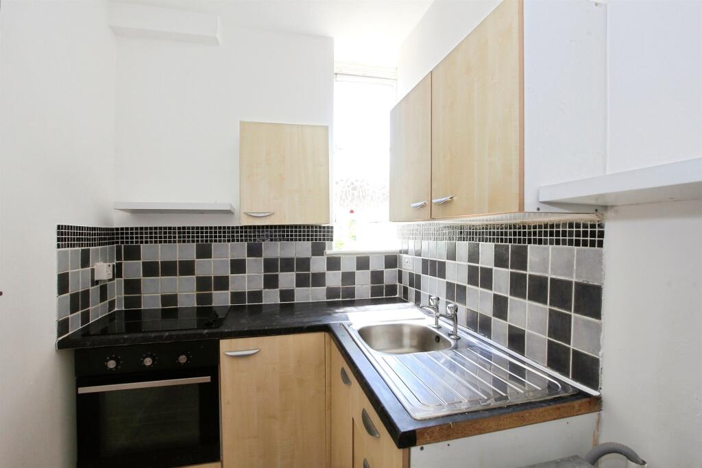 Apartment in Peterborough, New Fletton - View 3