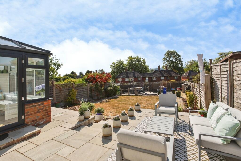 House in Tonbridge and Malling, Kent - More