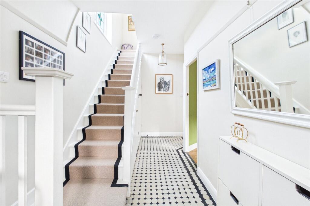 House in London, Streatham Hill - View 2