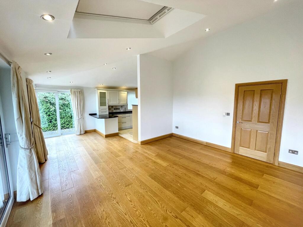 House in Teignbridge, Holcombe Down, Teignmouth - More