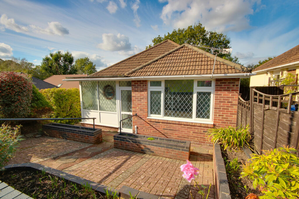 Main image of property: SHOLING! NO FORWARD CHAIN! EXTENDED! PRIVATE GARDEN! FRESHLY DECORATED!