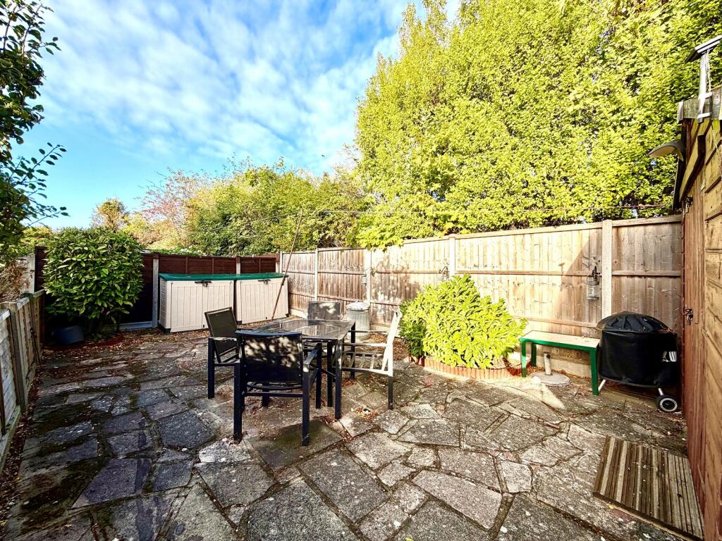Apartment in Kingston upon Thames - View 5