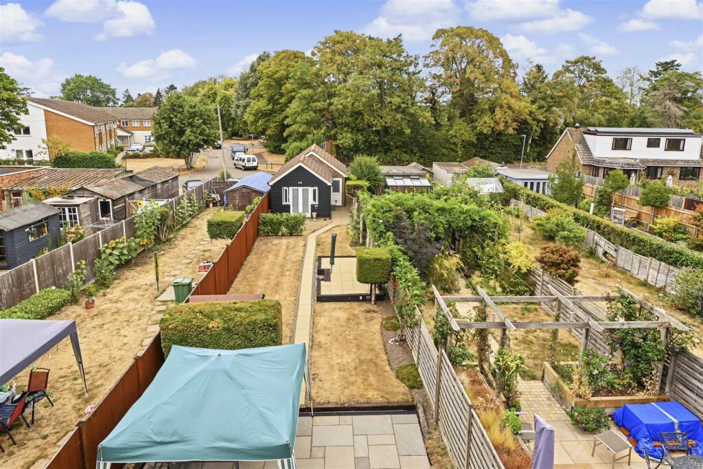 Tollgate Road, Colney Heath photo 5