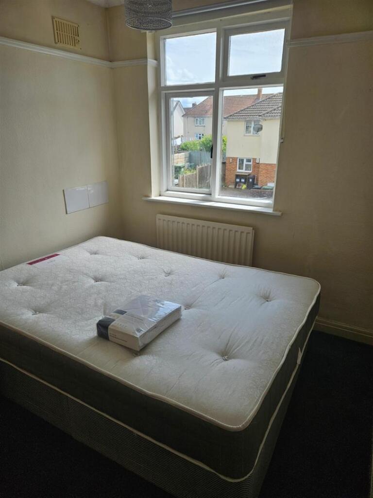 5 bedroom end of terrace house for rent