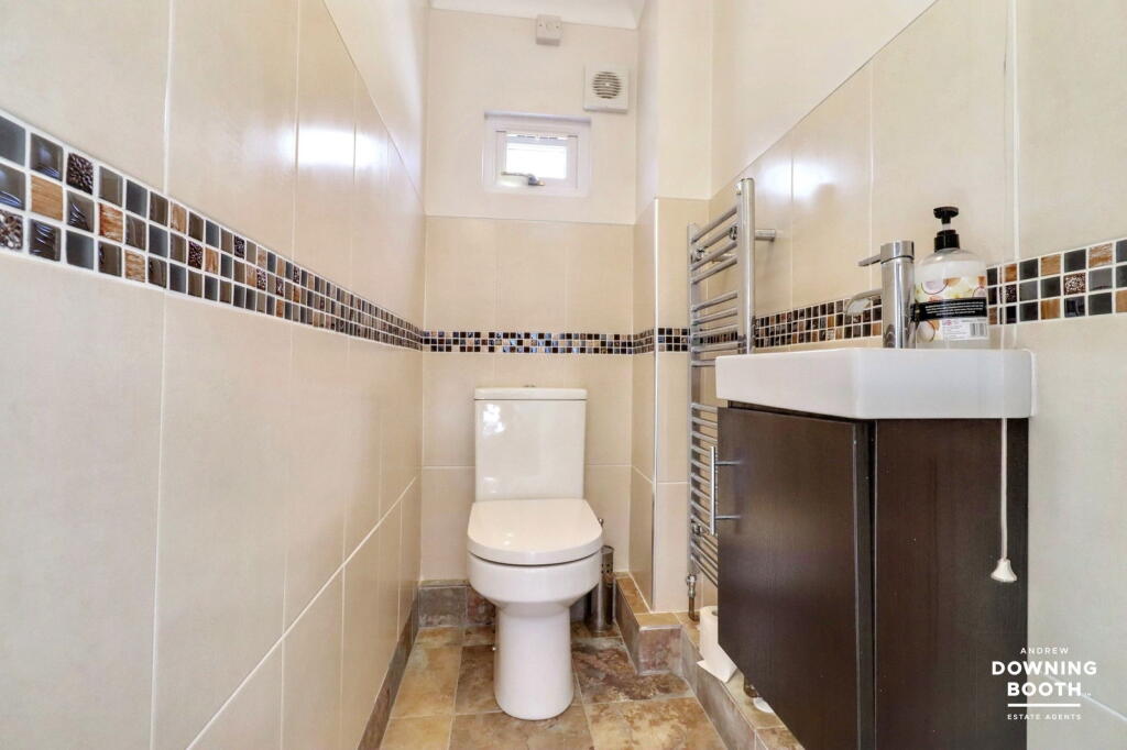 Walsall Road, Aldridge, Walsall, WS9 0JW - Beautifully Presented Detached Bungalow photo 4