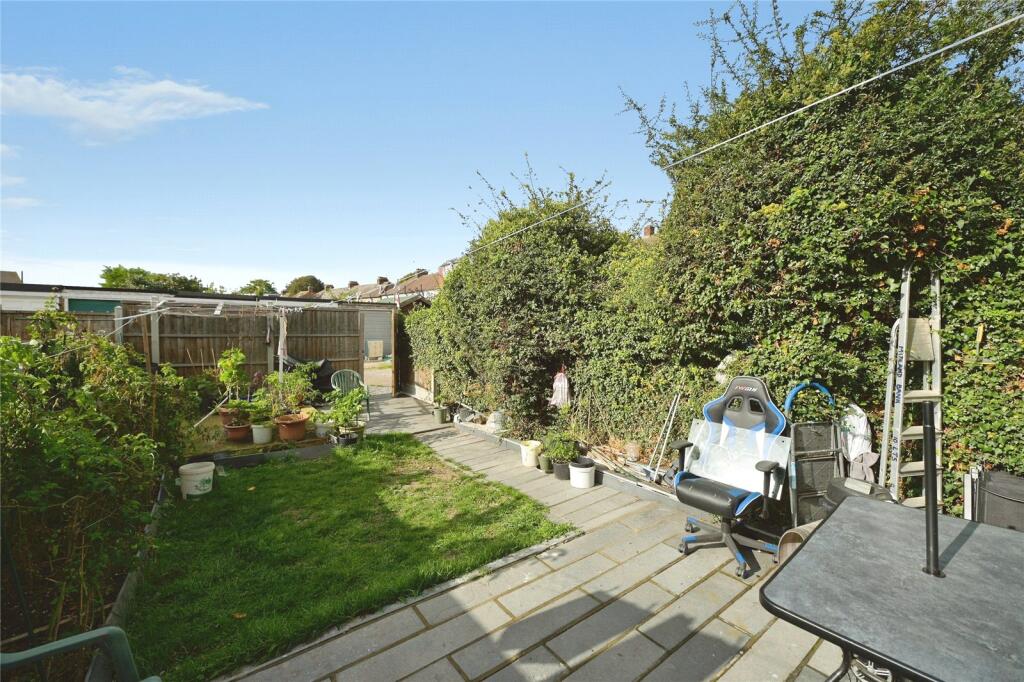 House in Romford - View 2