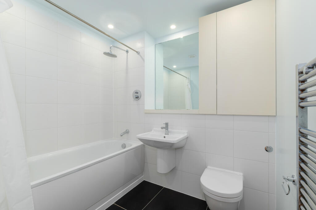 Apartment in London - More