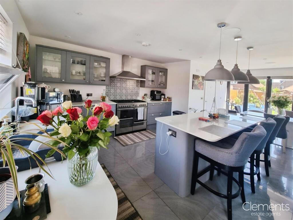 House in Dacorum, Adeyfield - View 2