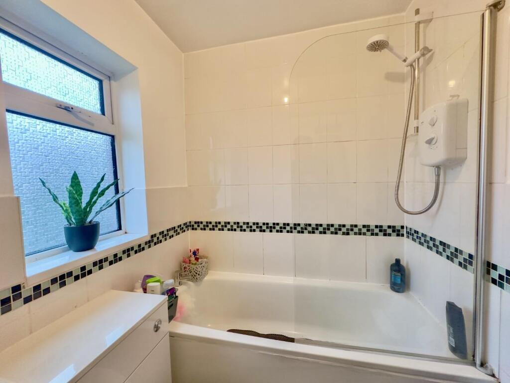 House in Boughton, Sunnyside, Kingsthorpe - More