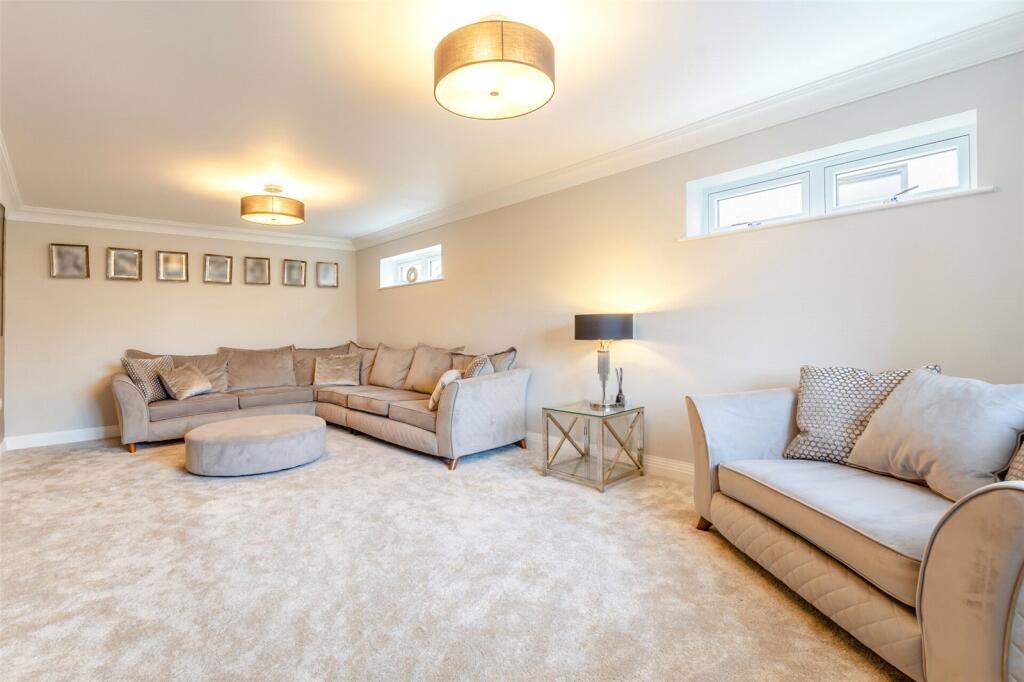 Pear Tree Lane, Shorne, Kent, DA12 photo 3