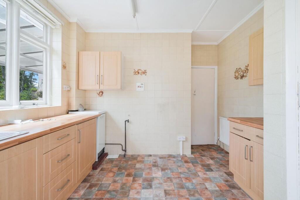 House in Epsom and Ewell, Stoneleigh - View 5