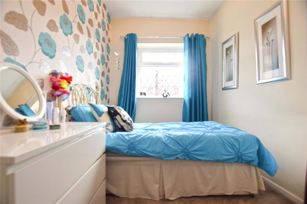 House in Oldham, Chadderton - More